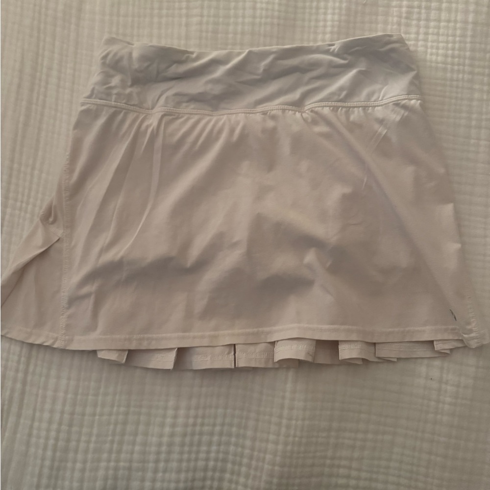 Lululemon white tennis skirt size 4